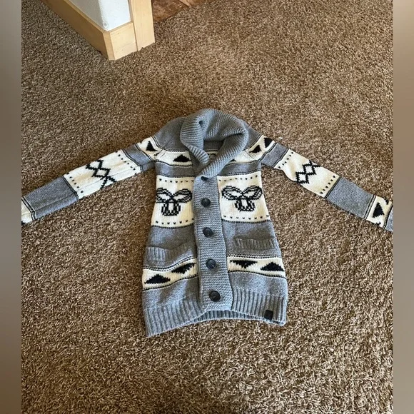 Aritzia tna sweater - Picture 1 of 6